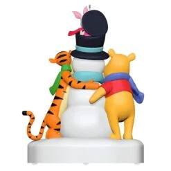 Hallmark Disney Winnie The Pooh A Happy Holiday Hug Musical Ornament -Toys Gift Store disney winnie the pooh a happy holiday hug musical ornament 4 33074946834616