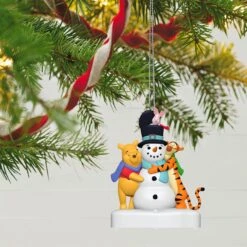 Hallmark Disney Winnie The Pooh A Happy Holiday Hug Musical Ornament -Toys Gift Store disney winnie the pooh a happy holiday hug musical ornament 5 33074947621048