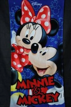 RG MICK MIN HUG BEACH TOWEL