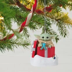 Hallmark Star Wars: The Mandalorian™ Grogu™ Greetings Ornament With Sound And Motion -Toys Gift Store star wars the mandaloriantm grogutm greetings ornament with sound and motion 4 33074594807992