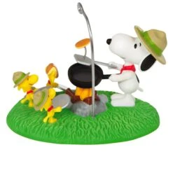 Hallmark The Peanuts® Gang Pancake Pals Ornament -Toys Gift Store the peanuts r gang pancake pals ornament 4 33074953879736