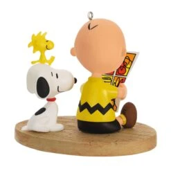 Hallmark The Peanuts® Gang Sunday Morning Funnies Ornament -Toys Gift Store the peanuts r gang sunday morning funnies ornament 4 33074954109112